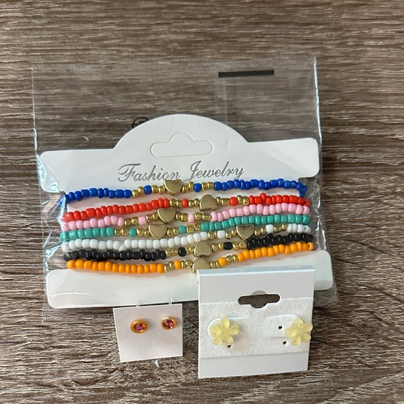 Bracelet set of 7 & two pairs of earrings handmade/New - Picture 2 of 5